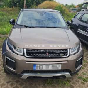 Polițiștii de frontieră au indisponibilizat două autoturisme căutate de autoritățile din Italia