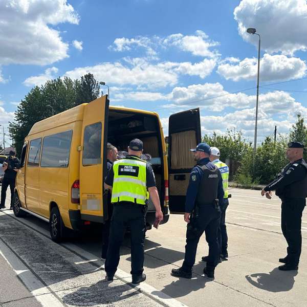 Un permis de conducere reținut și amenzi de aproape 8.000 de lei &icirc;n cadrul unei acțiuni a polițiștilor de frontieră sătmăreni
