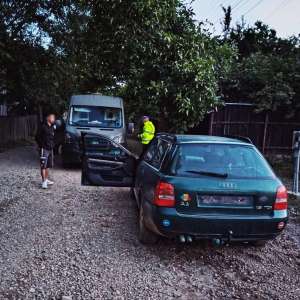 Descoperit în trafic la volanul unui autoturism fără numere de înmatriculare