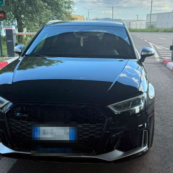 Autoturism căutat de autorităţile din Italia, depistat de polițiștii de frontieră timișeni