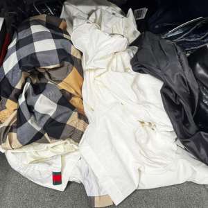 Aproximativ 3.000 de produse susceptibile a fi contrafăcute, în valoare de peste 700.000 de lei, scoase din circuitul ilegal de polițiștii de frontieră giurgiuveni