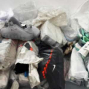 Aproximativ 3.000 de produse susceptibile a fi contrafăcute, în valoare de peste 700.000 de lei, scoase din circuitul ilegal de polițiștii de frontieră giurgiuveni