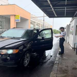 Depistat la volan, deși avea dreptul de a conduce suspendat