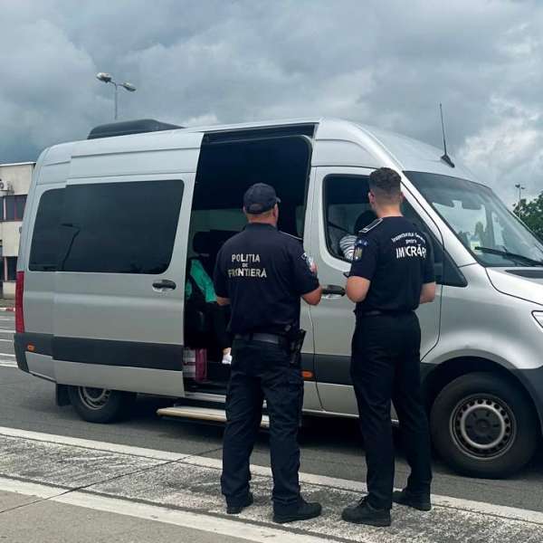 Două dosare penale și amenzi &icirc;n valoare de peste 12.300 de lei &icirc;n timpul acțiunilor polițiștilor de frontieră sătmăreni