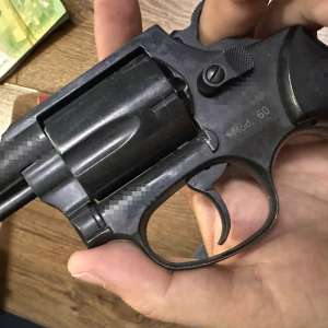 30 de percheziții efectuate de polițiștii de frontieră într-un dosar privind contrafacerea de produse și spălarea banilor