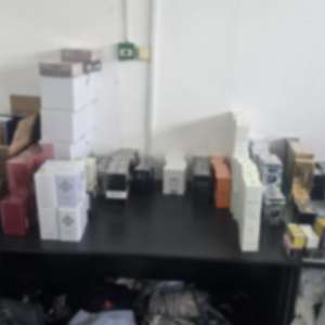 Peste 3.500 de produse susceptibile a fi contrafăcute, în valoare de peste 800.000 de lei, descoperite de polițiștii de frontieră giurgiuveni