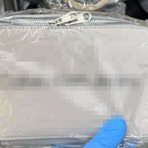 Peste 3.500 de produse susceptibile a fi contrafăcute, în valoare de peste 800.000 de lei, descoperite de polițiștii de frontieră giurgiuveni