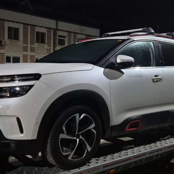 Autoturism în valoare de 12.000 de euro, furat din Franța, oprit de polițiștii de frontieră din drumul spre R. Moldova