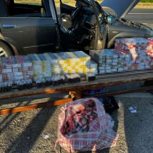 Peste 108.000 de țigarete, în valoare de aproximativ 145.000 de lei, ascunse în două autoturisme, descoperite de polițiștii de frontieră în cadrul acțiunii SUMMER MIGRATION 3
