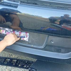 Peste 108.000 de țigarete, în valoare de aproximativ 145.000 de lei, ascunse în două autoturisme, descoperite de polițiștii de frontieră în cadrul acțiunii SUMMER MIGRATION 3