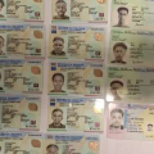 Cazuri semnificative descoperite în aceastǎ săptămână pe Aeroportul Otopeni -Documente false, tentative de migrație ilegală și contrabandă cu țigarete