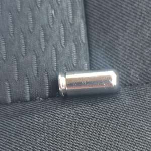 Polițiștii de frontieră au descoperit un pistol cu gaz și muniție în torpedoul unui autoturism