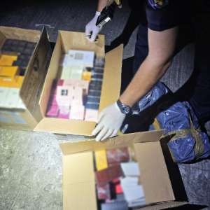 SUMMER MIGRATION 4 – Polițiștii de frontieră giurgiuveni au descoperit articole susceptibile a fi contrafăcute, în valoare de aproximativ 740.000 de lei