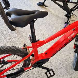Biciclete electrice în valoare de 20.000 de euro, căutate de autoritățile austriece, descoperite de polițiștii de frontieră bihoreni