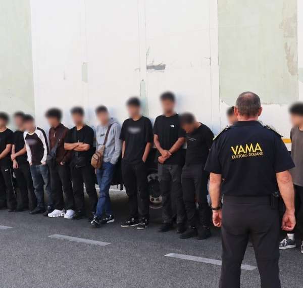 Optsprezece migranți descoperiți de polițiștii de frontieră la Calafat