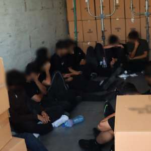 Optsprezece migranți descoperiți de polițiștii de frontieră la Calafat