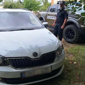 Autoturism semnalat furat din Italia, descoperit la Albița