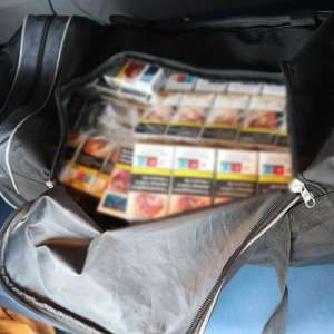 Peste 1.000 de produse susceptibile a fi contrafăcute și 43.000 de țigarete cu timbru bulgăresc, descoperite de polițiștii de frontieră în cadrul unei acțiuni BLITZ