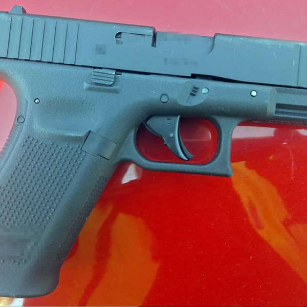 Armă nedeclarată, descoperită de polițiștii de frontieră din Botoșani &icirc;n bagajul unui moldovean
