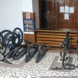 Biciclete și trotinete electrice fără documente de proveniență, estimate la aproximativ 45.000 de lei, descoperite de polițiștii de frontieră