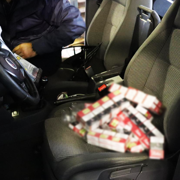 Amendă de 20.000 lei și autoturism confiscat pentru transportul de țigarete fără documente