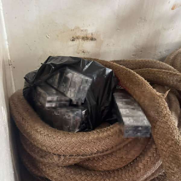 Polițiștii de frontieră au descoperit peste 10.000 de țigarete ascunse și nedeclarate la bordul unei nave, &icirc;n Portul Constanța