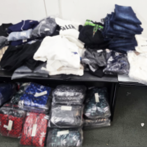 Acțiuni de tip BLITZ: produse susceptibile a fi contrafăcute, în valoare de peste 1.2 milioane de lei, indisponibilizate de polițiștii de frontieră giurgiuveni