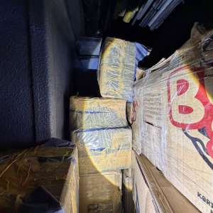 Acțiuni BLITZ la Giurgiu: peste 7.800 de produse susceptibile a fi contrafăcute, în valoare de peste 1.8 milioane de lei, confiscate de polițiștii de frontieră