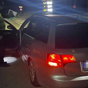Autoturisme cu ITP și numere de înmatriculare false, descoperite de polițiștii de frontieră din Bechet și Calafat