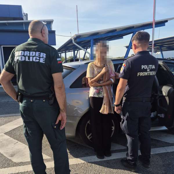 O femeie din Etiopia, ascunsă sub o pătură într-un autoturism, depistată la Calafat