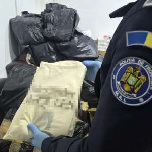 Acțiuni BLITZ la Giurgiu și Calafat: peste 9.000 de produse susceptibile a fi contrafăcute, în valoare de aproximativ 1,8 milioane de lei, confiscate de polițiștii de frontieră