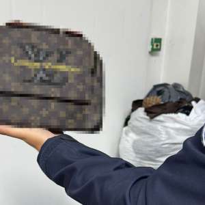 Aproximativ 4.000 de produse susceptibile a fi contrafăcute și 13.200 de țigarete fără timbru fiscal, descoperite de polițiștii de frontieră în cadrul unei acțiuni BLITZ