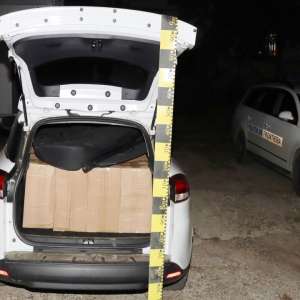 100.000 de țigarete de contrabandă, descoperite de polițiștii de frontieră ieșeni