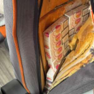 Peste 3.000 de produse susceptibile a fi contrafăcute și aproximativ 31.000 de țigarete fără timbru fiscal, descoperite de polițiștii de frontieră din Giurgiu și Bechet în cadrul unei acțiuni BLITZ