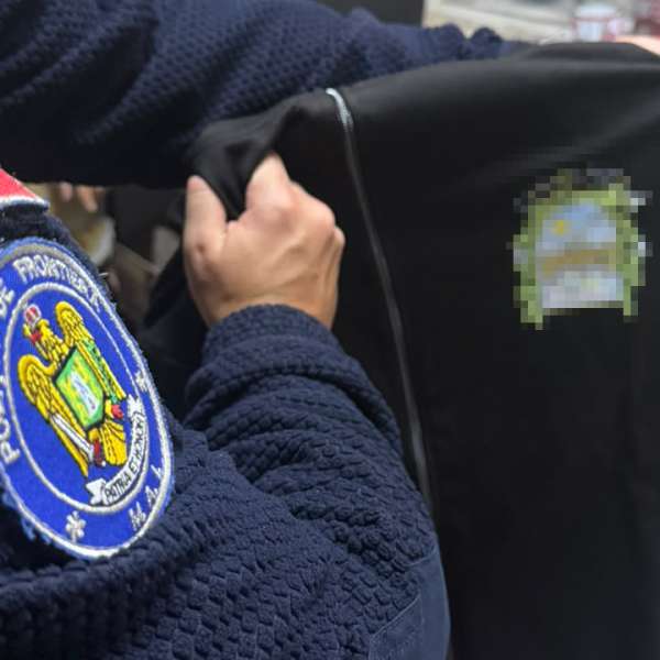 Peste 3.000 de produse susceptibile a fi contrafăcute și aproximativ 31.000 de țigarete fără timbru fiscal, descoperite de polițiștii de frontieră din Giurgiu și Bechet în cadrul unei acțiuni BL