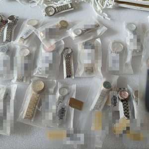Mii de bunuri susceptibile a fi contrafăcute, în valoare de peste 5 milioane de lei, descoperite de polițiștii de frontieră constănțeni