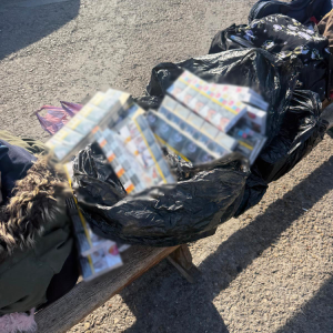 Țigarete în valoare de peste 77.000 de lei, ascunse în autovehicule, descoperite de polițiștii de frontieră în cadrul acțiunilor BLITZ