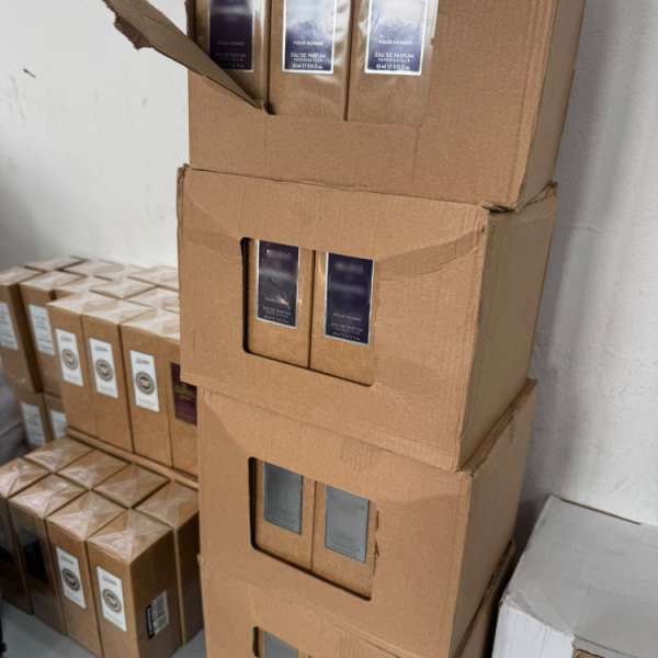 Aproximativ 3.000 de produse susceptibile a fi contrafăcute, indisponibilizate de polițiștii de frontieră din Giurgiu și Călărași