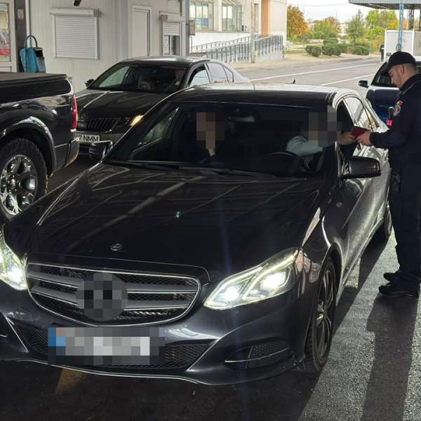 Permis de conducere fals, procurat cu 500 de euro, descoperit la controlul de frontieră
