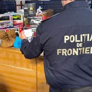 Zeci de mii de bunuri nedeclarate sau susceptibile a fi contrafăcute, evaluate la peste 1,5 milioane de lei, descoperite de polițiștii de frontieră constănțeni