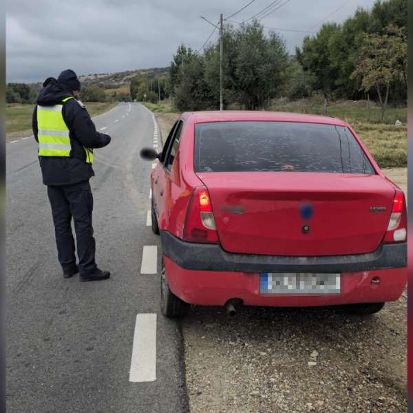 Cetățean rom&acirc;n depistat la volanul unui autoturism, deşi nu avea acest drept