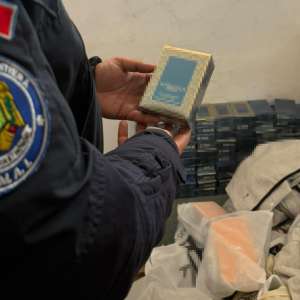 36 de cazuri privind bunuri susceptibile a fi contrafăcute, în valoare de peste 1,5 milioane de lei, și aproximativ 55.400 de țigarete fără timbru fiscal, descoperite de polițiștii de frontieră