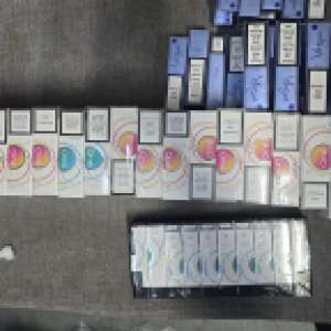36 de cazuri privind bunuri susceptibile a fi contrafăcute, în valoare de peste 1,5 milioane de lei, și aproximativ 55.400 de țigarete fără timbru fiscal, descoperite de polițiștii de frontieră