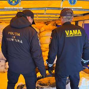 Polițiștii de frontieră au scos din circuitul ilegal aproximativ 64.000 de bunuri susceptibile a fi contrafăcute, în valoare de peste 18,7 milioane de lei, descoperite