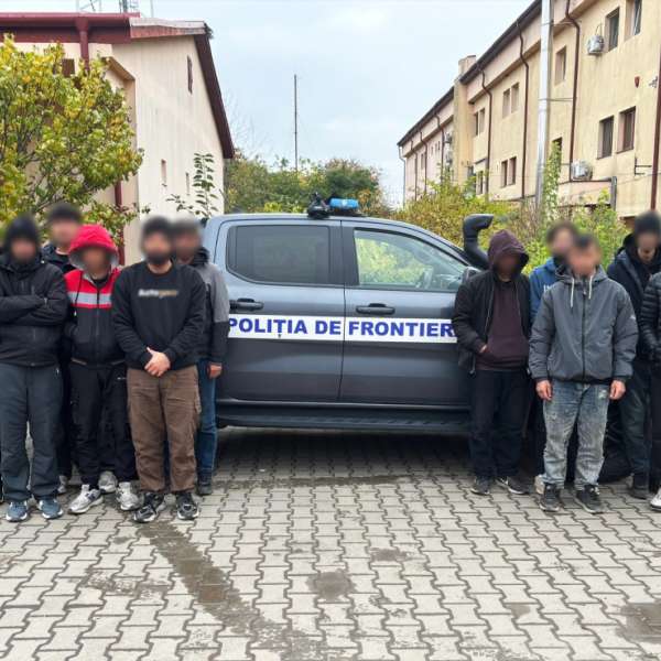 Unsprezece cetățeni străini, depistați la frontiera cu Serbia de polițiștii de frontieră din cadrul SPF Deta